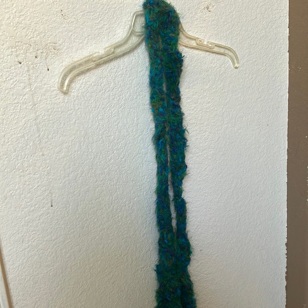 FINAL MARKDOWN Ladies crocheted scarf